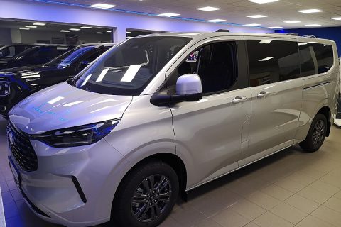 Ford Tourneo Custom Bus 2,0 EcoBlue 320 L2H1 FWD Titanium