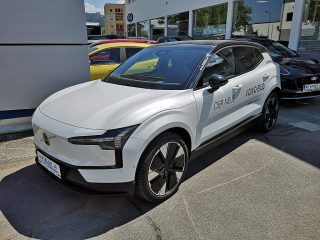 Volvo EX30 Single Motor Extended Range 69kWh Ultra