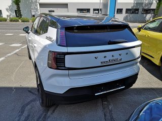 Volvo EX30 Single Motor Extended Range 69kWh Ultra