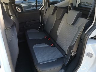 Ford E-Tourneo Courier Titanium