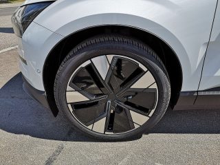 Volvo EX30 Single Motor Extended Range 69kWh Ultra