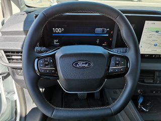 Ford E-Tourneo Courier Titanium