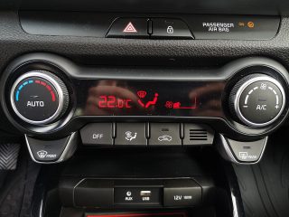 KIA Stonic 1,6 CRDI SCR ISG Silber