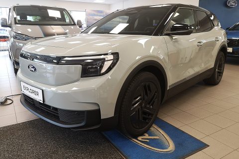 Ford Explorer Select AWD (Extended Range 77KWh)