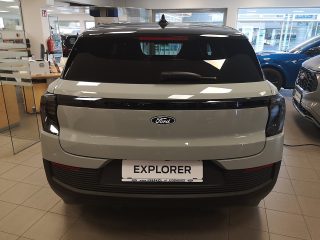 Ford Explorer Select AWD (Extended Range 77KWh)